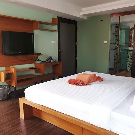 Island Cafe&Hostel Koh Lipe Exterior foto
